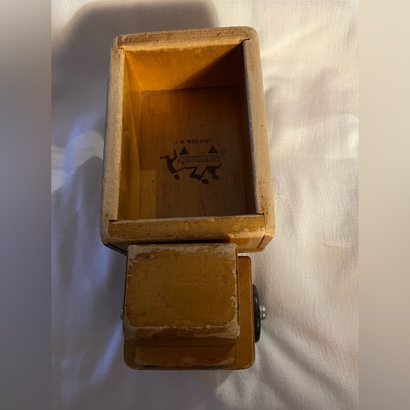 Vintage Community Playthings Rifton NY
Wooden Small dump truck Used - Picture 7 of 9